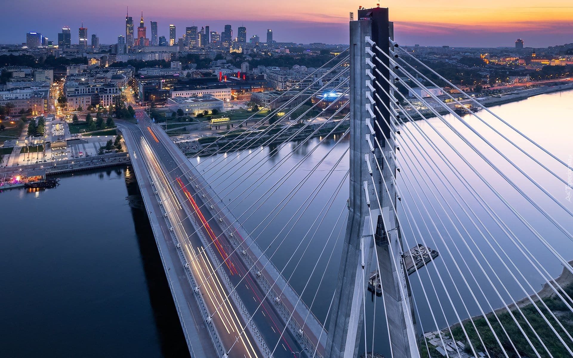 Świętokrzyski Bridge in Warsaw – Modern Vistula Viewpoint